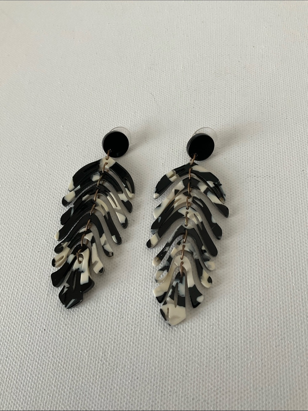 Black & White Tortoiseshell Leaf Drop Earrings